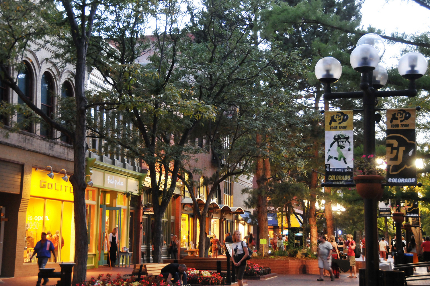 Pearl Street Mall Beloved Boulder Attraction Colorado Com