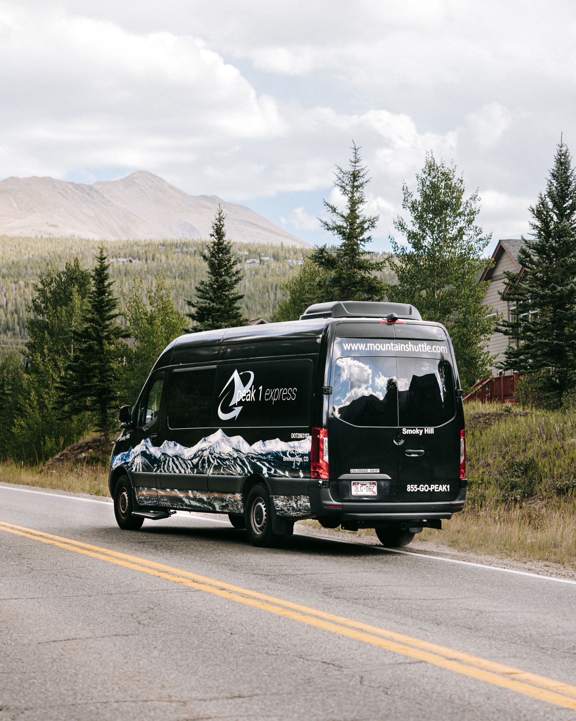15% off shuttles from denver airport & mountain towns—no pass needed photo 2