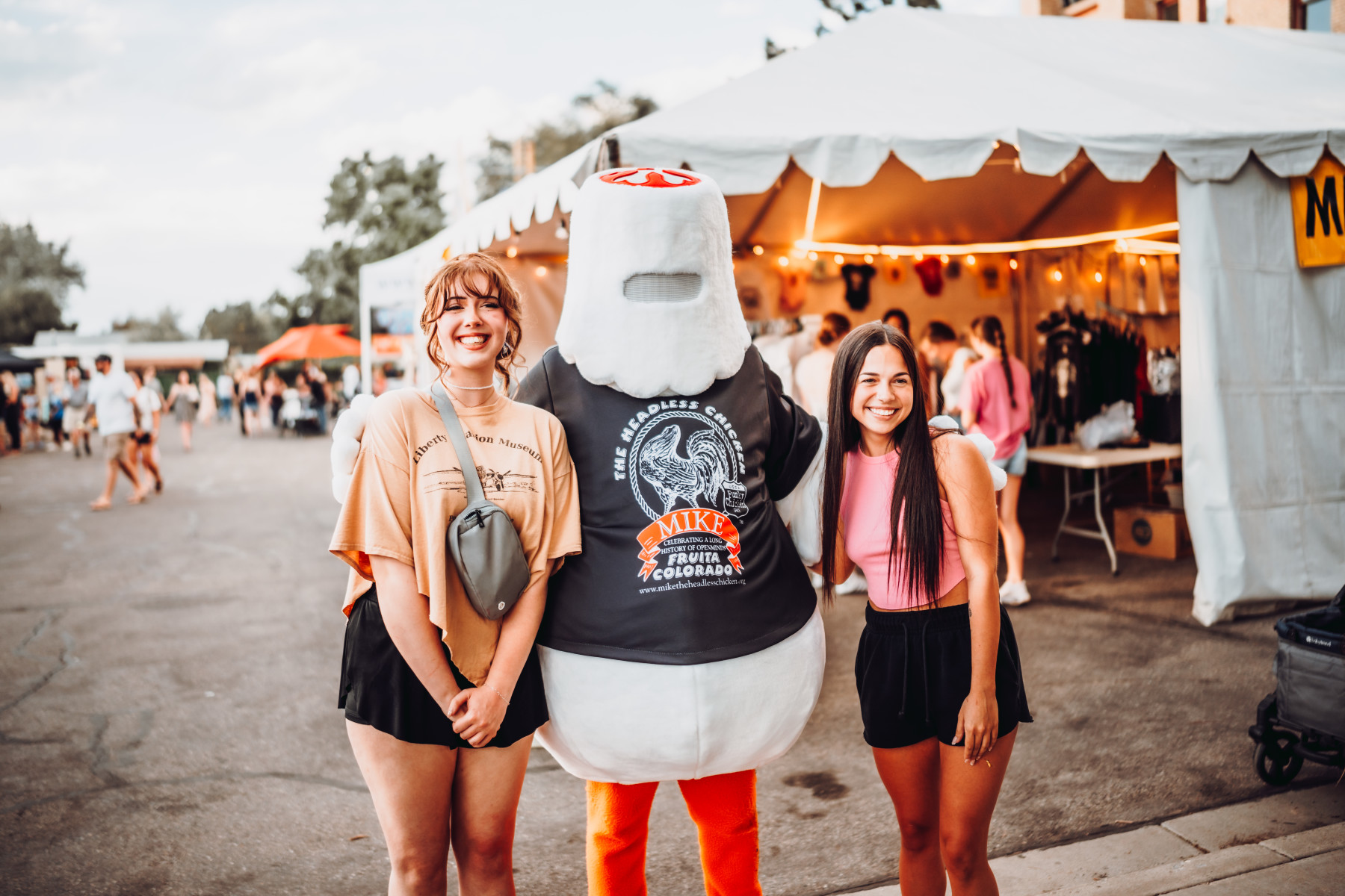 mike the headless chicken festival photo
