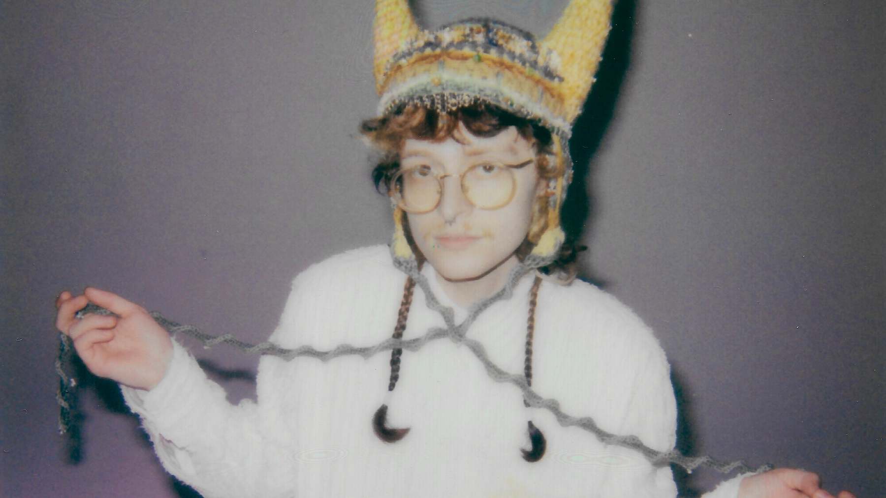 cavetown - running with scissors tour photo