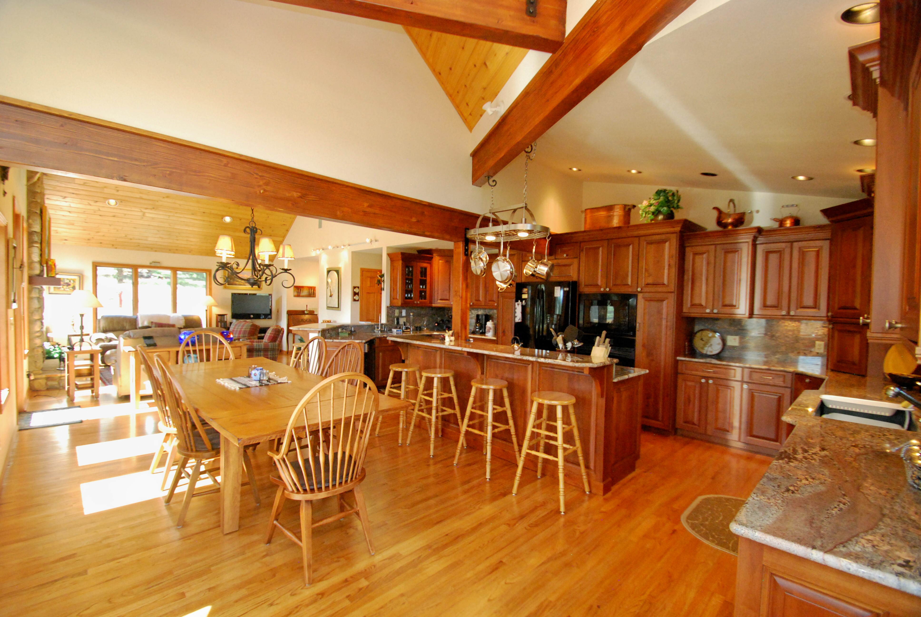 exclusive private homes photo