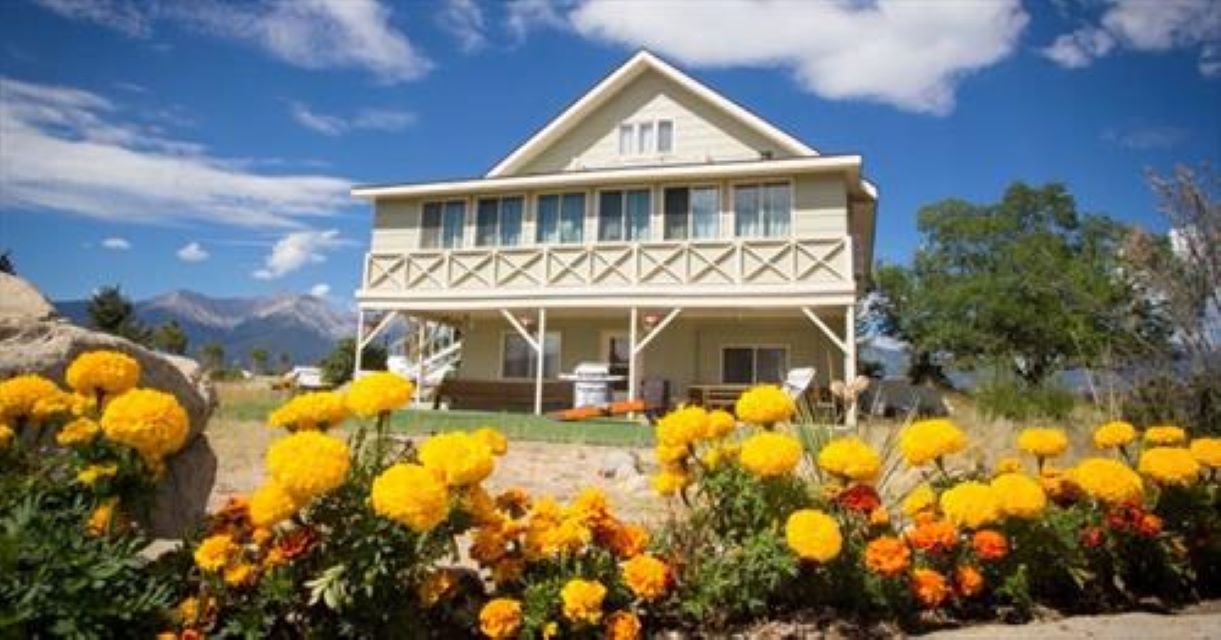 a riverhouse lodge photo