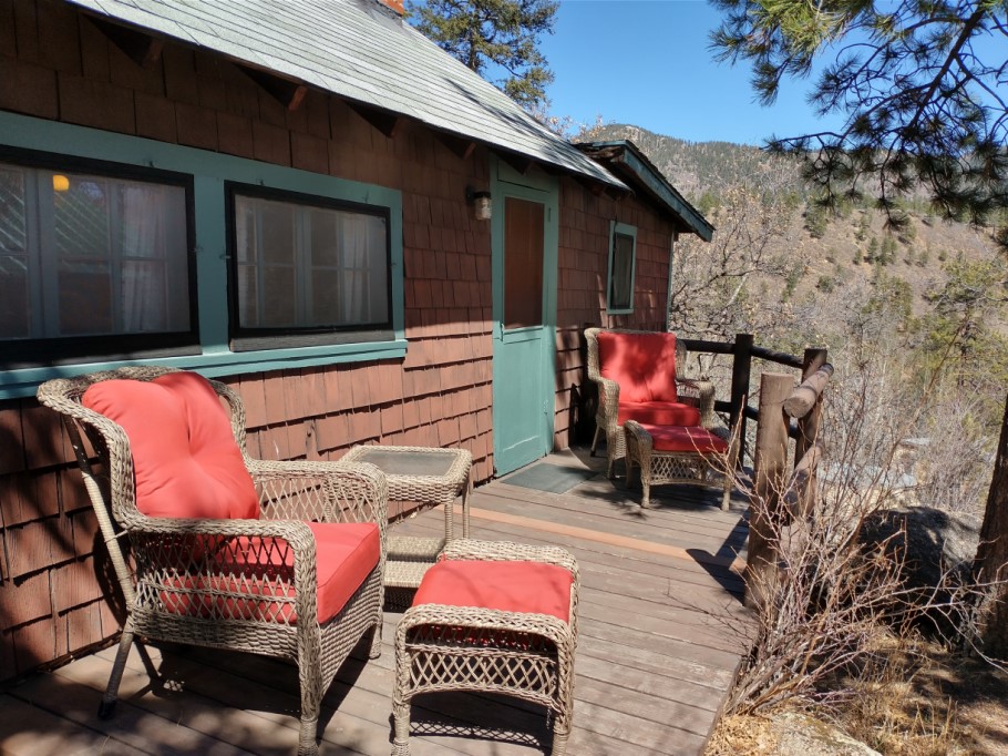 mariposa cabins photo