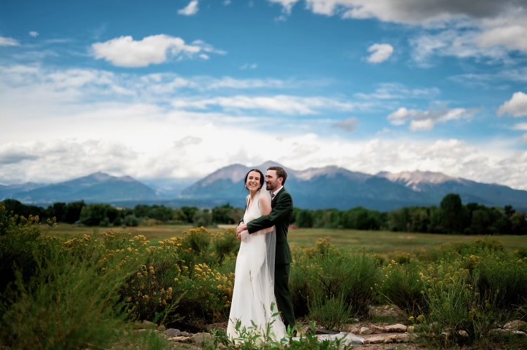 the perfect rocky mountain wedding! take photos with the collegiate peaks as your backdrop!  photo 5