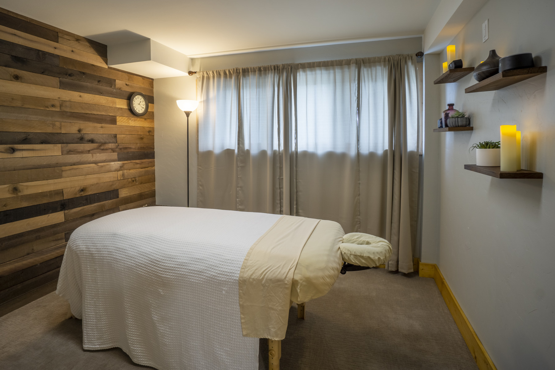 on-site massage room for bear claw & edgemont guests photo 13