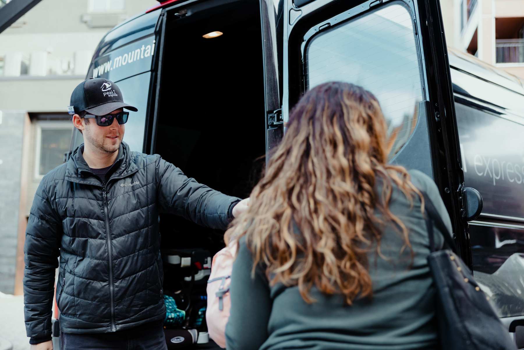 peak 1 express - airport shuttle to the mountains photo 5