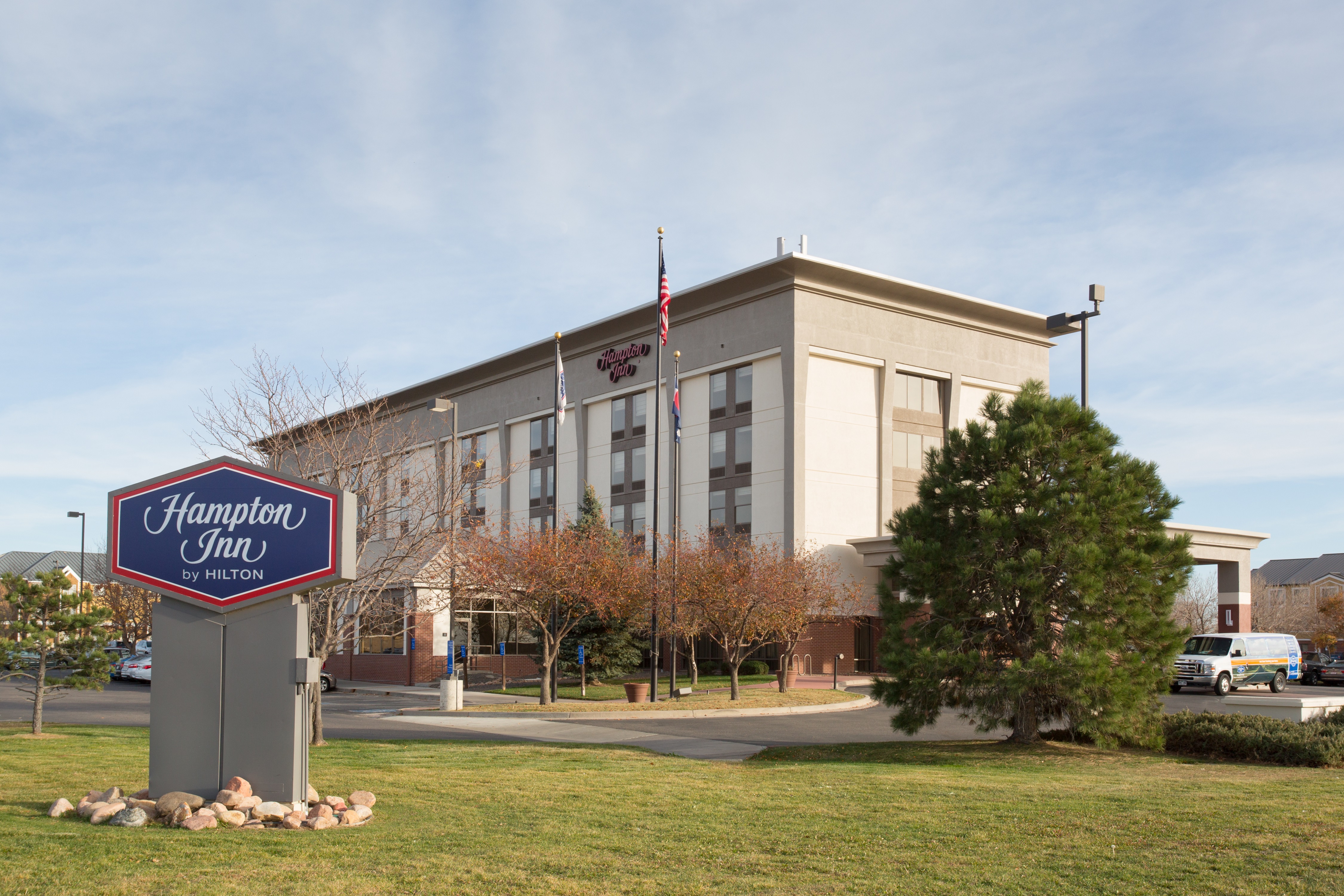 hampton inn denver-international airport - hotel exterior photo