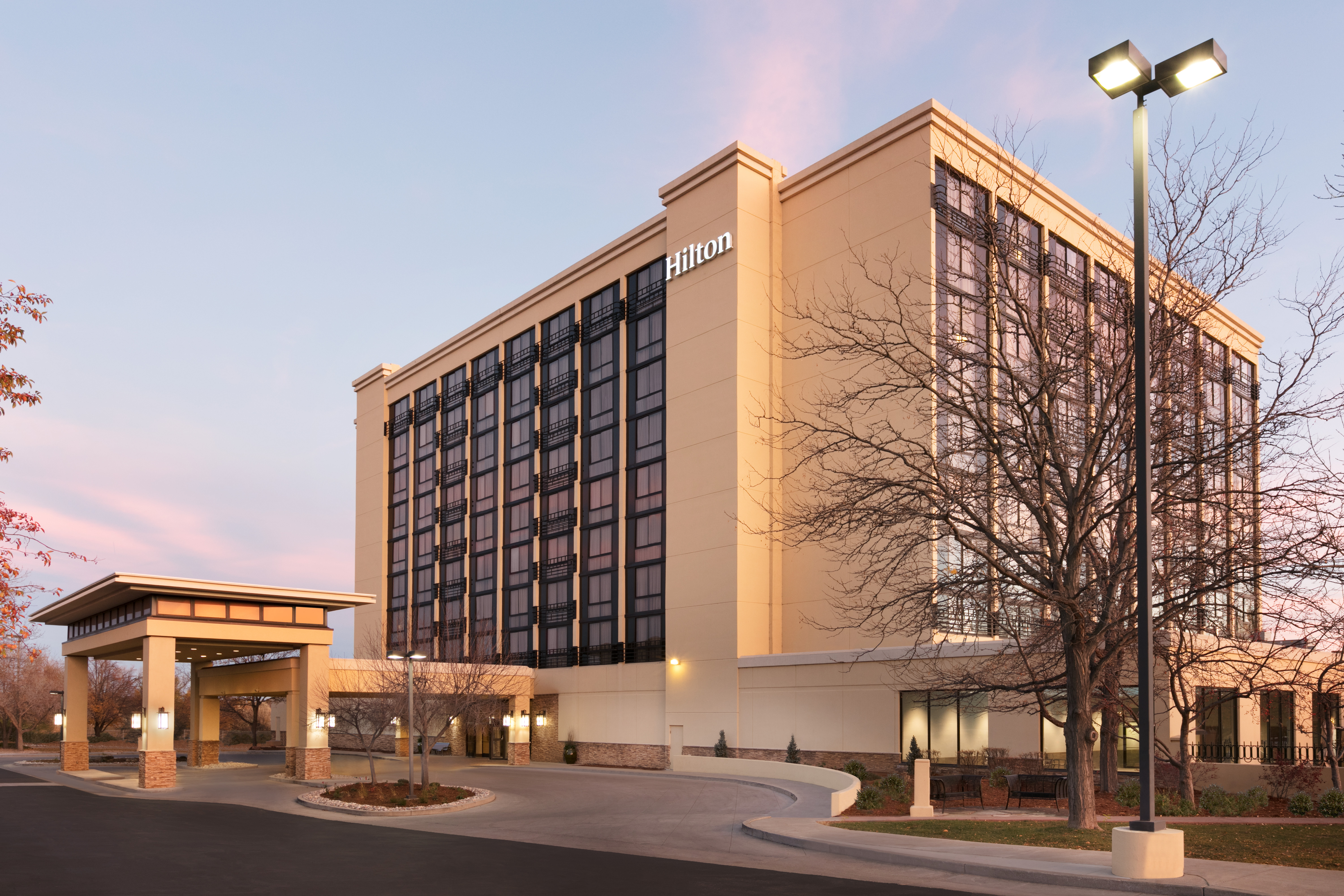 hilton fort collins - hotel exterior photo