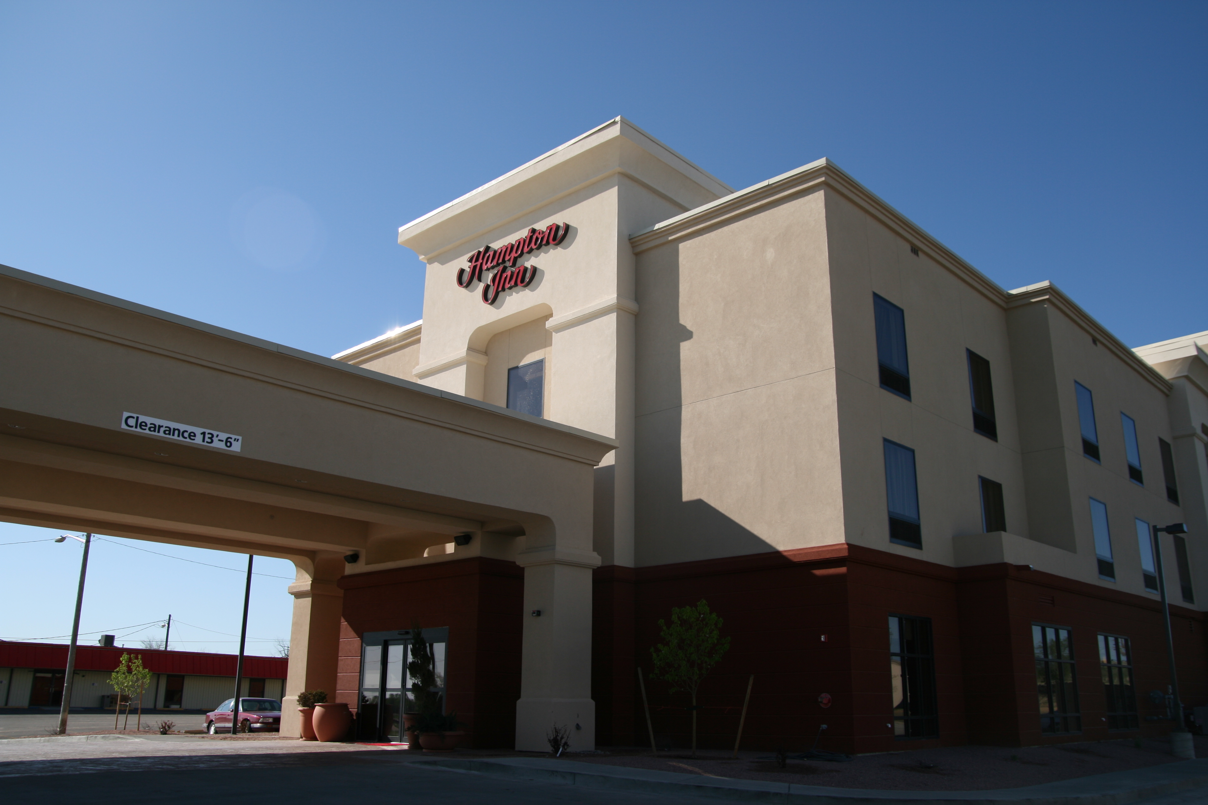 hampton inn la junta - hotel exterior photo