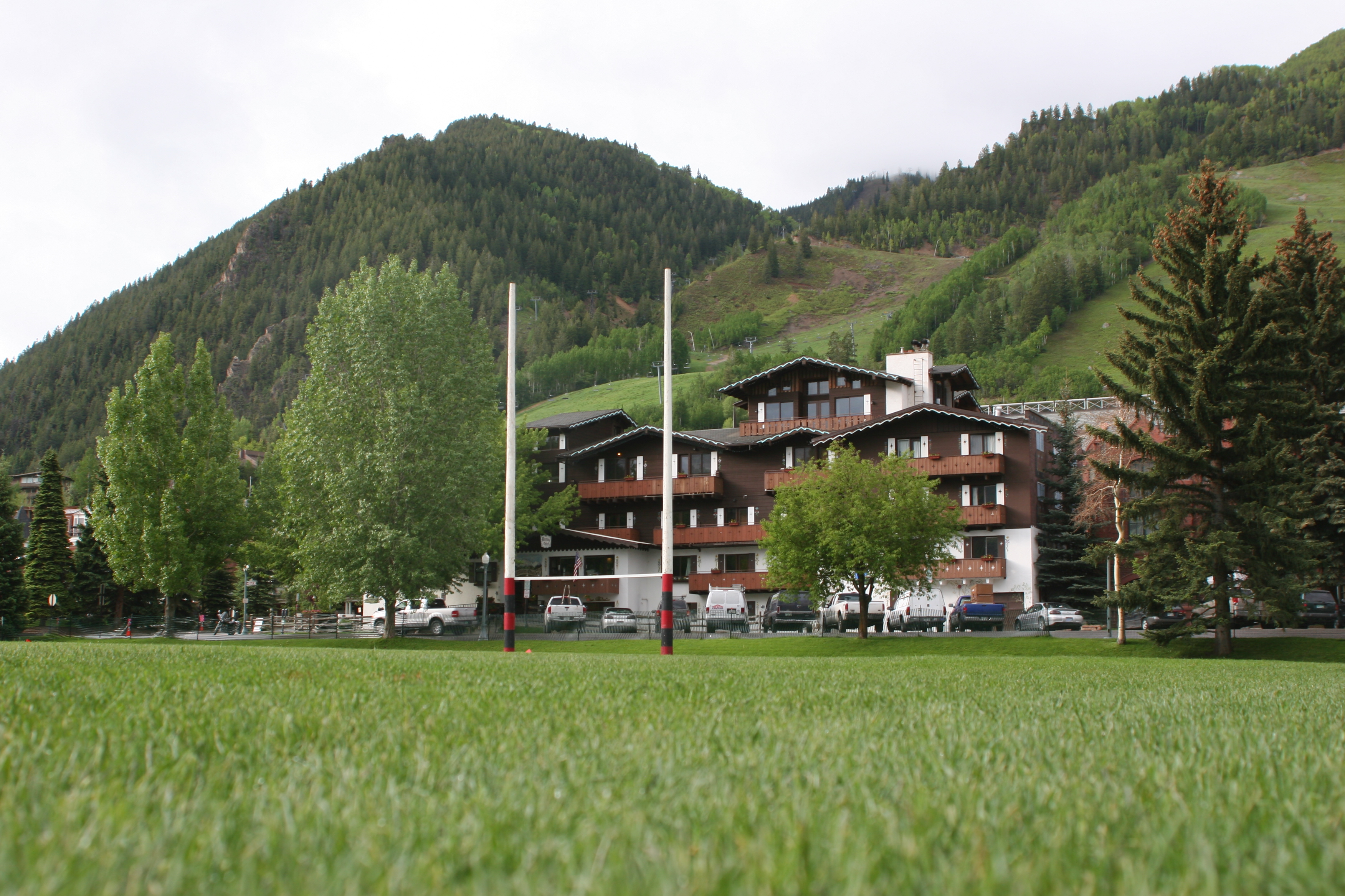 mountain chalet aspen photo