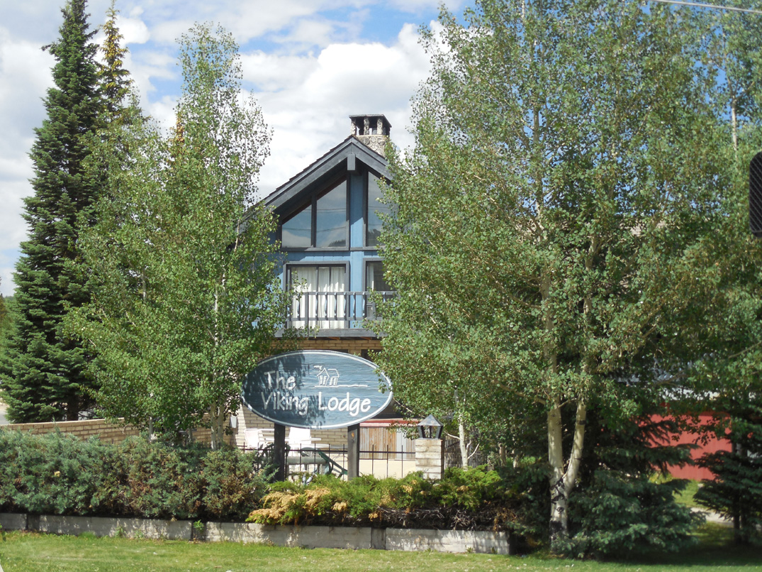 the viking lodge photo