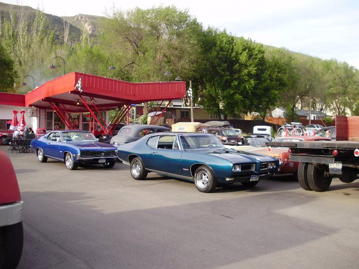 vicco's charcoalburger drive-in in glenwood springs photo
