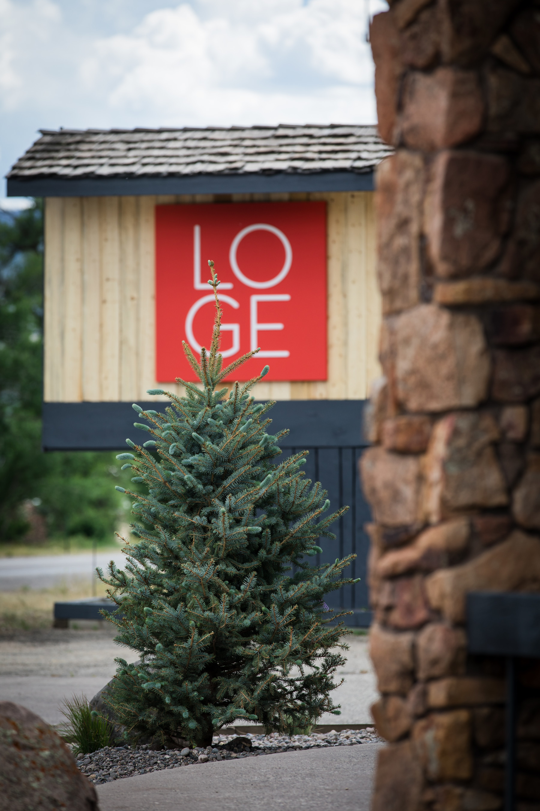 loge wolf creek photo
