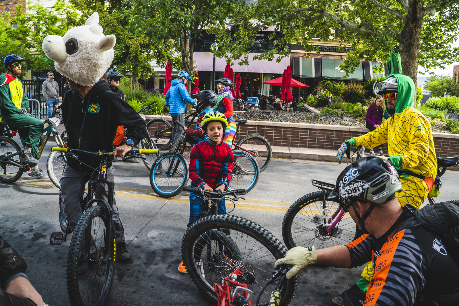 community crit race at rides and vibes. photo by devon balet photo 18