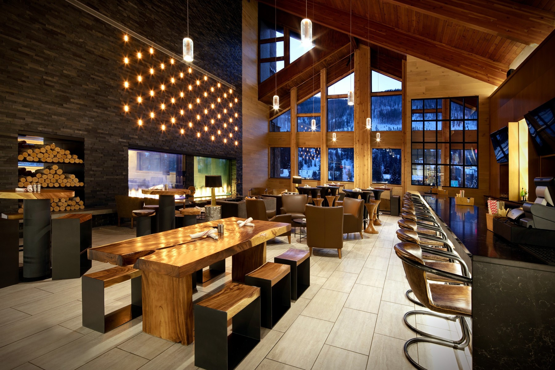 restaurant & bar photo