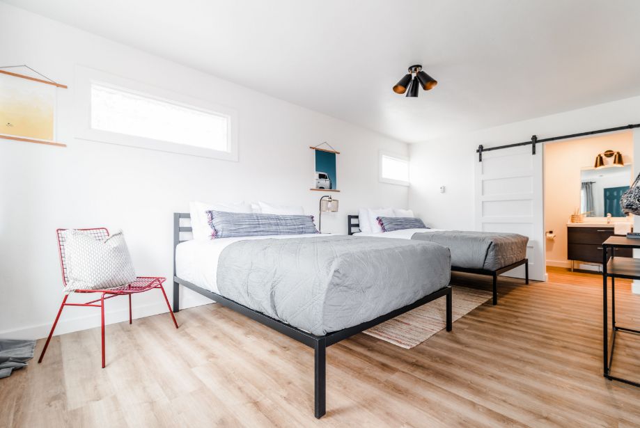 two queen beds photo