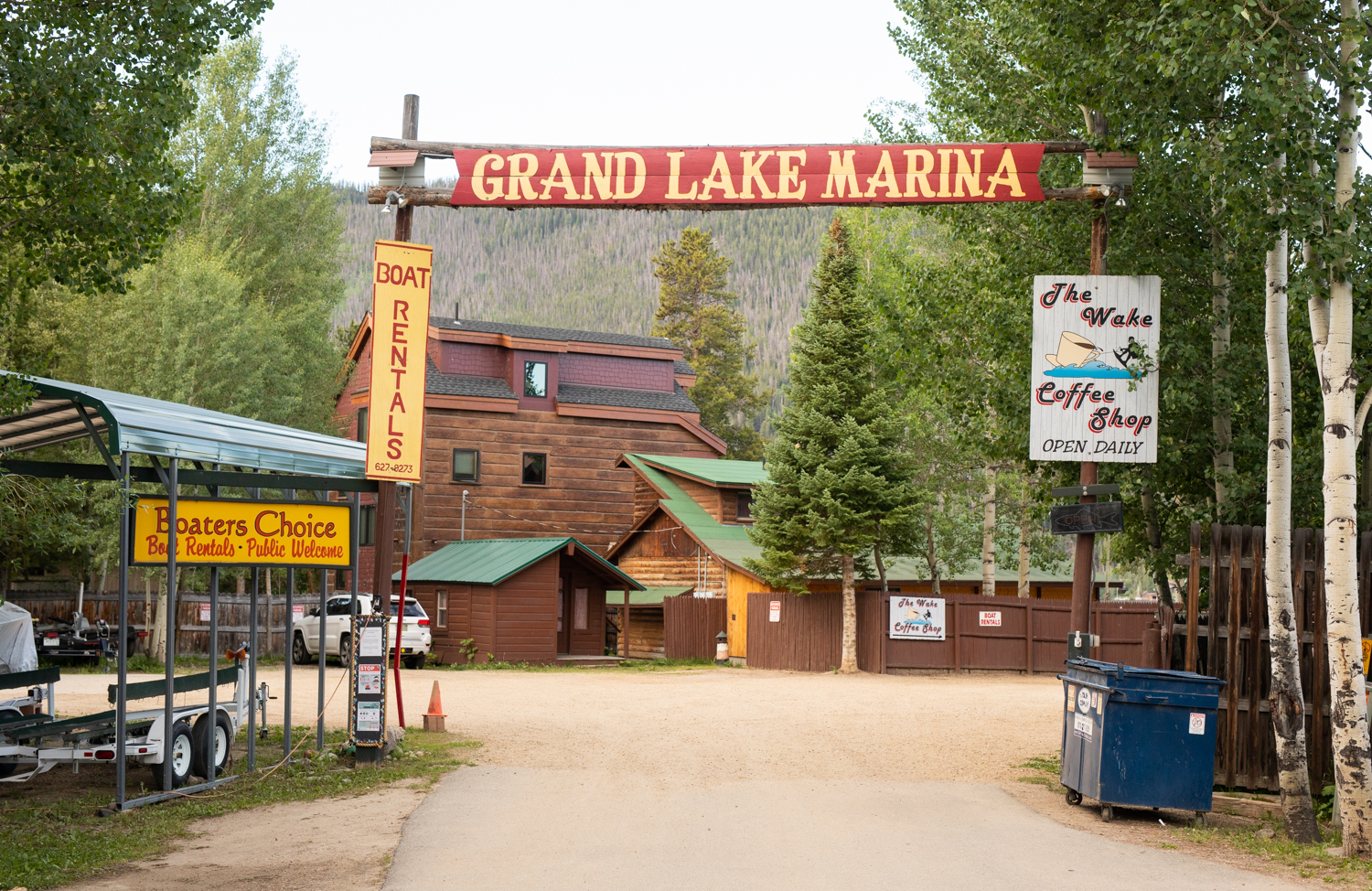 street entrance to grand lake marina photo
