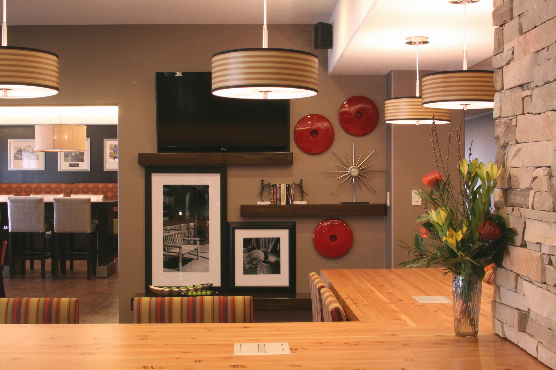 welcoming front lobby photo