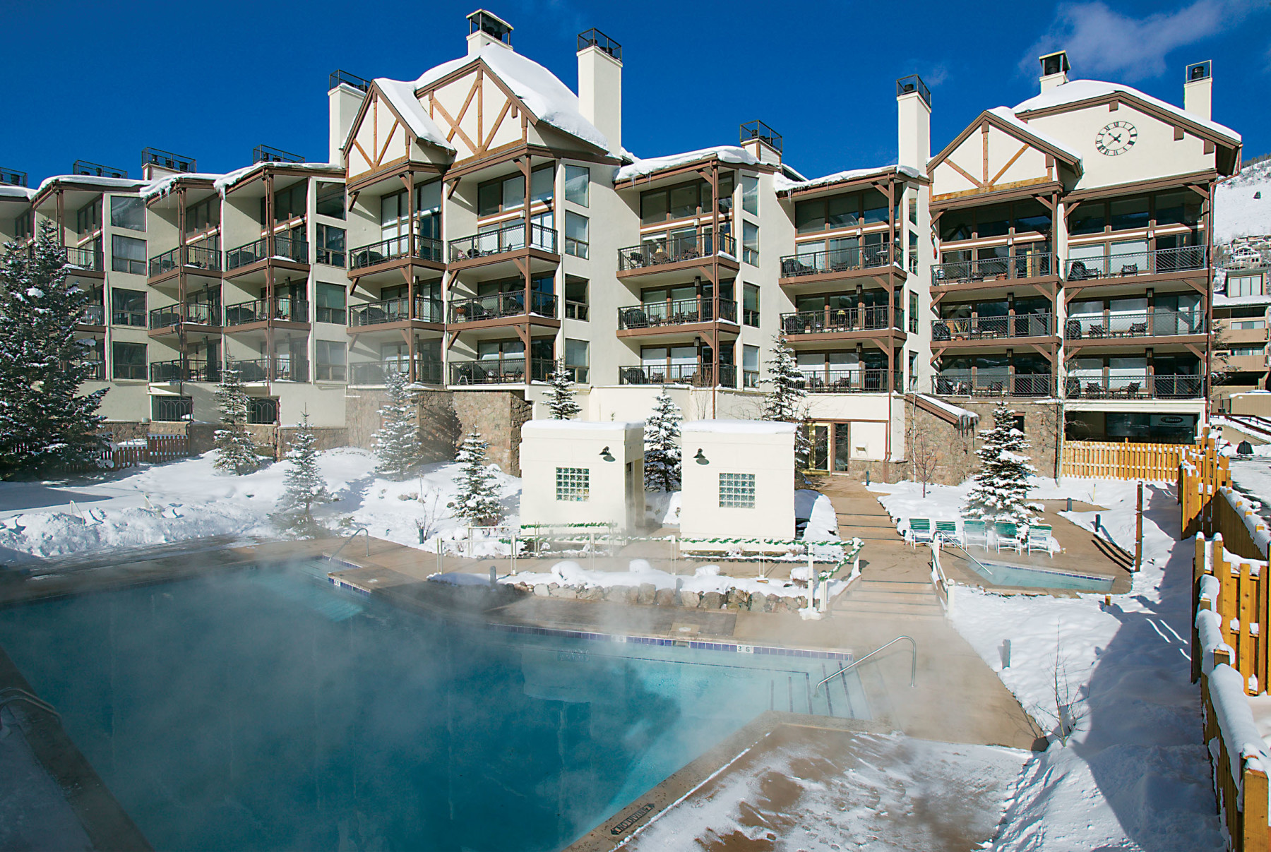 montaneros in vail - outdoor pool photo