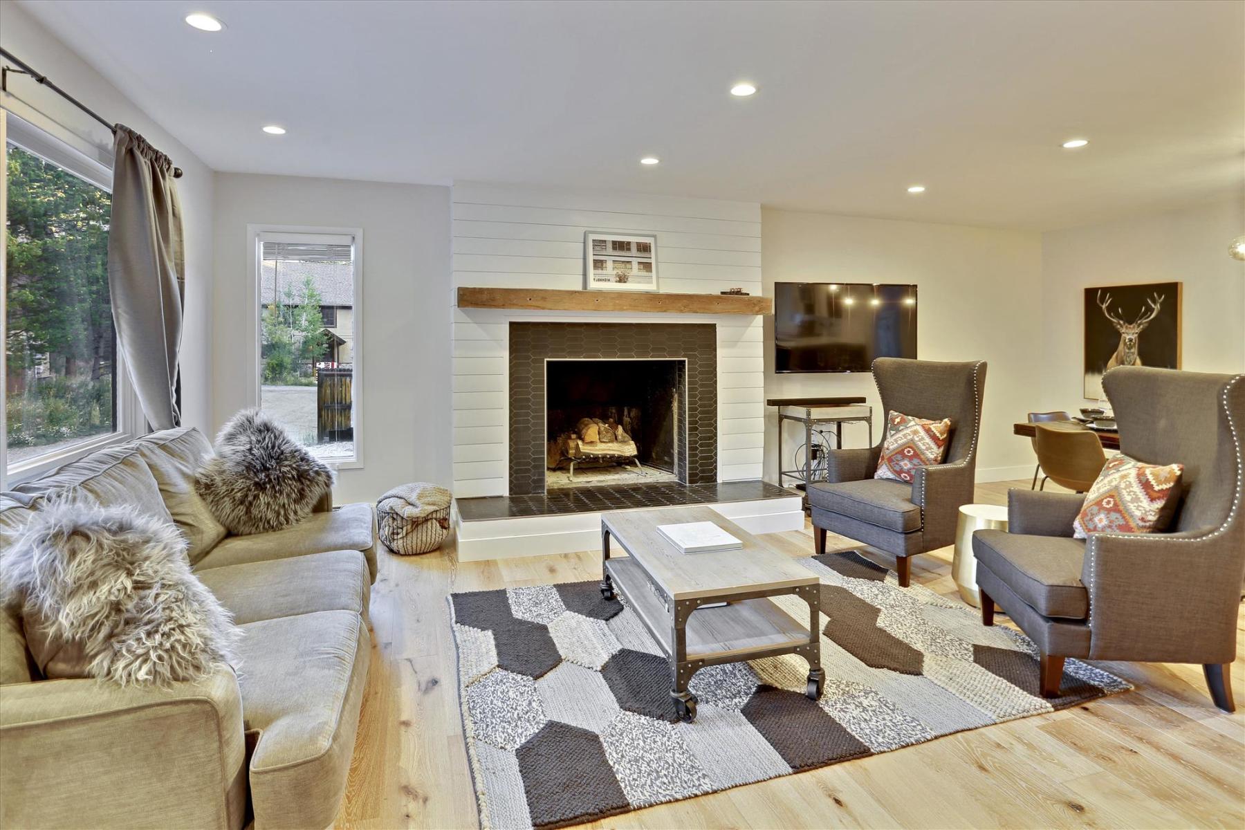 slopeside luxury ski chalet on the river photo 4