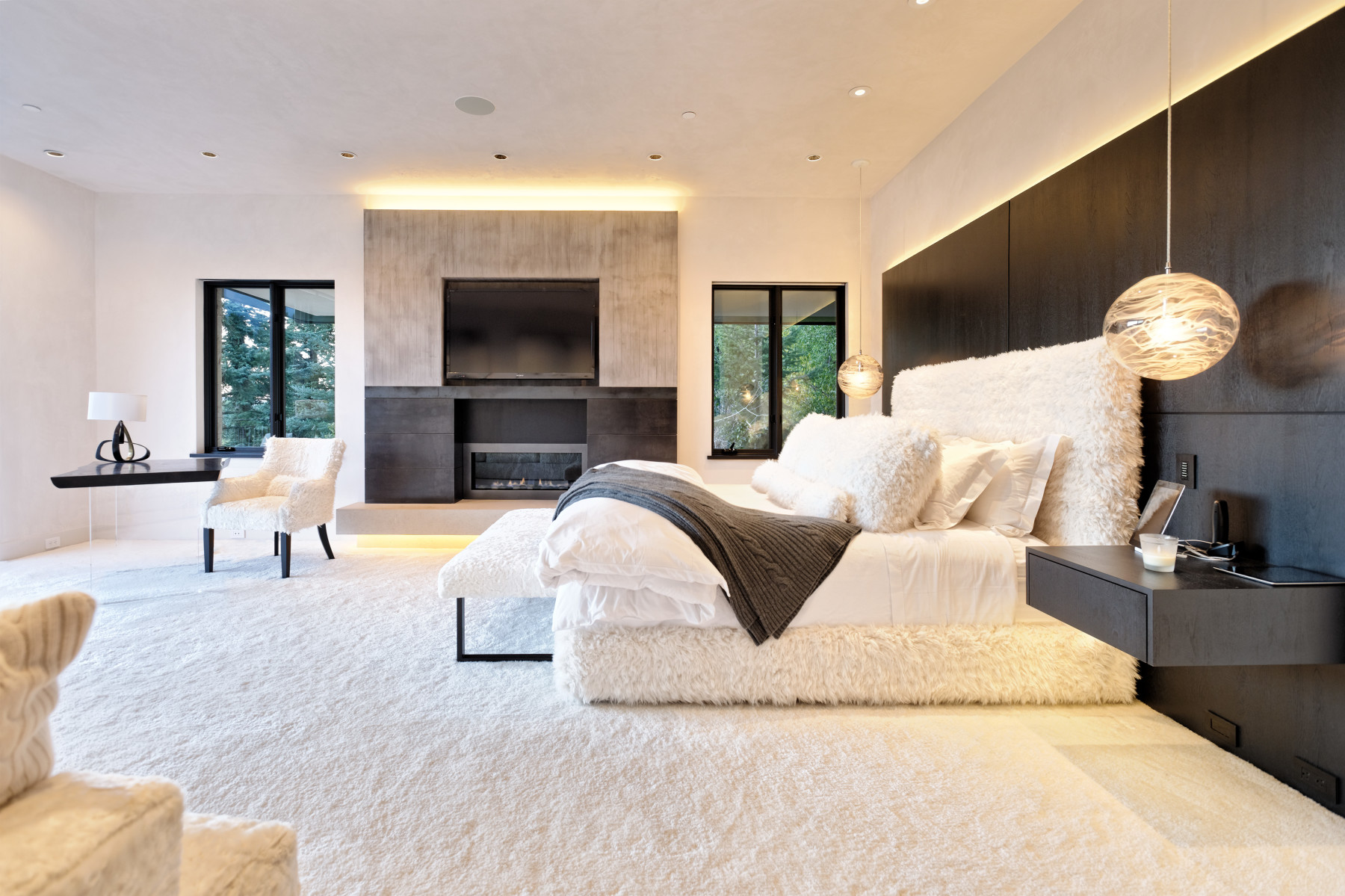 castle rim luxury master bedroom photo 2