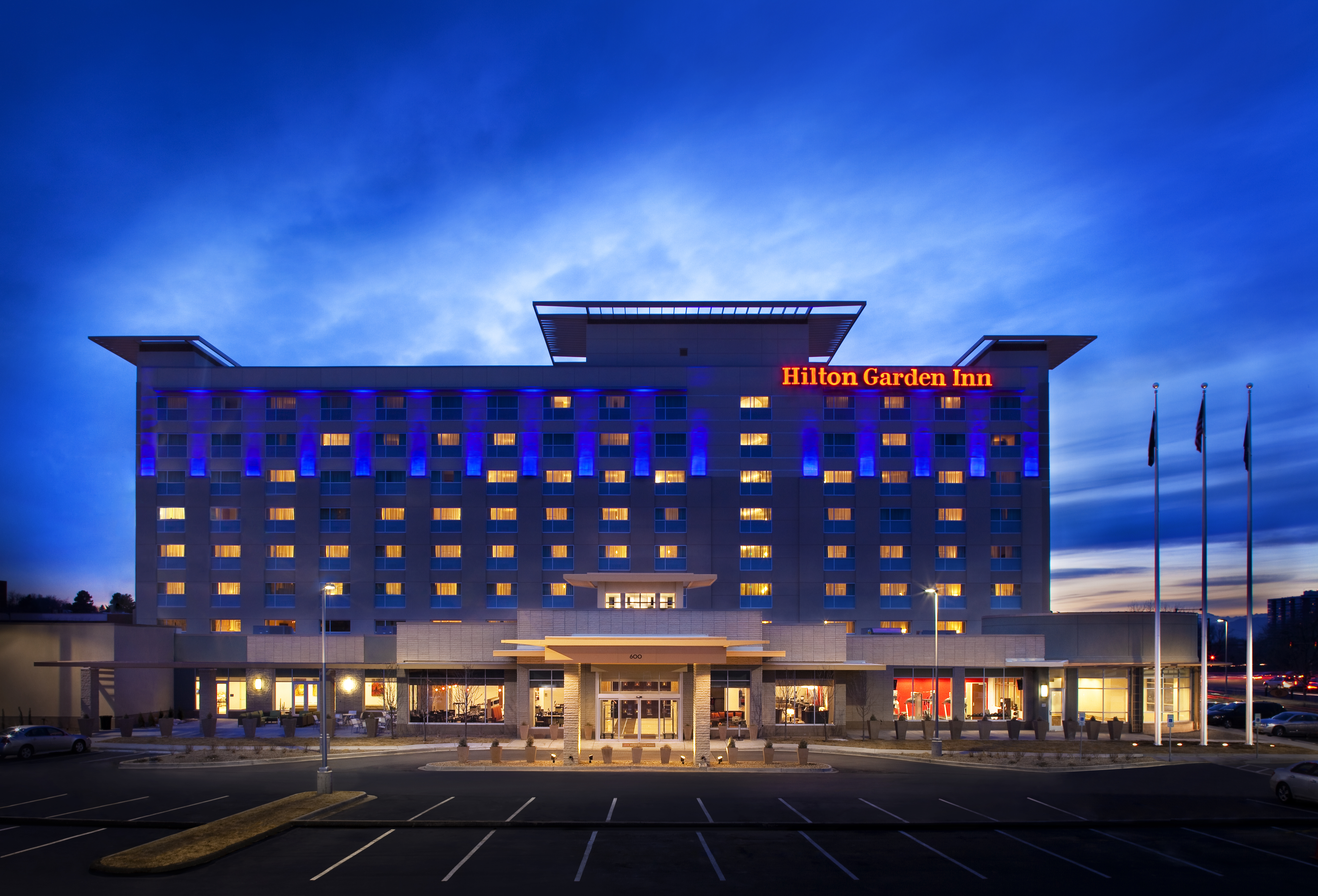 hilton garden inn denver/cherry creek - hotel exterior photo