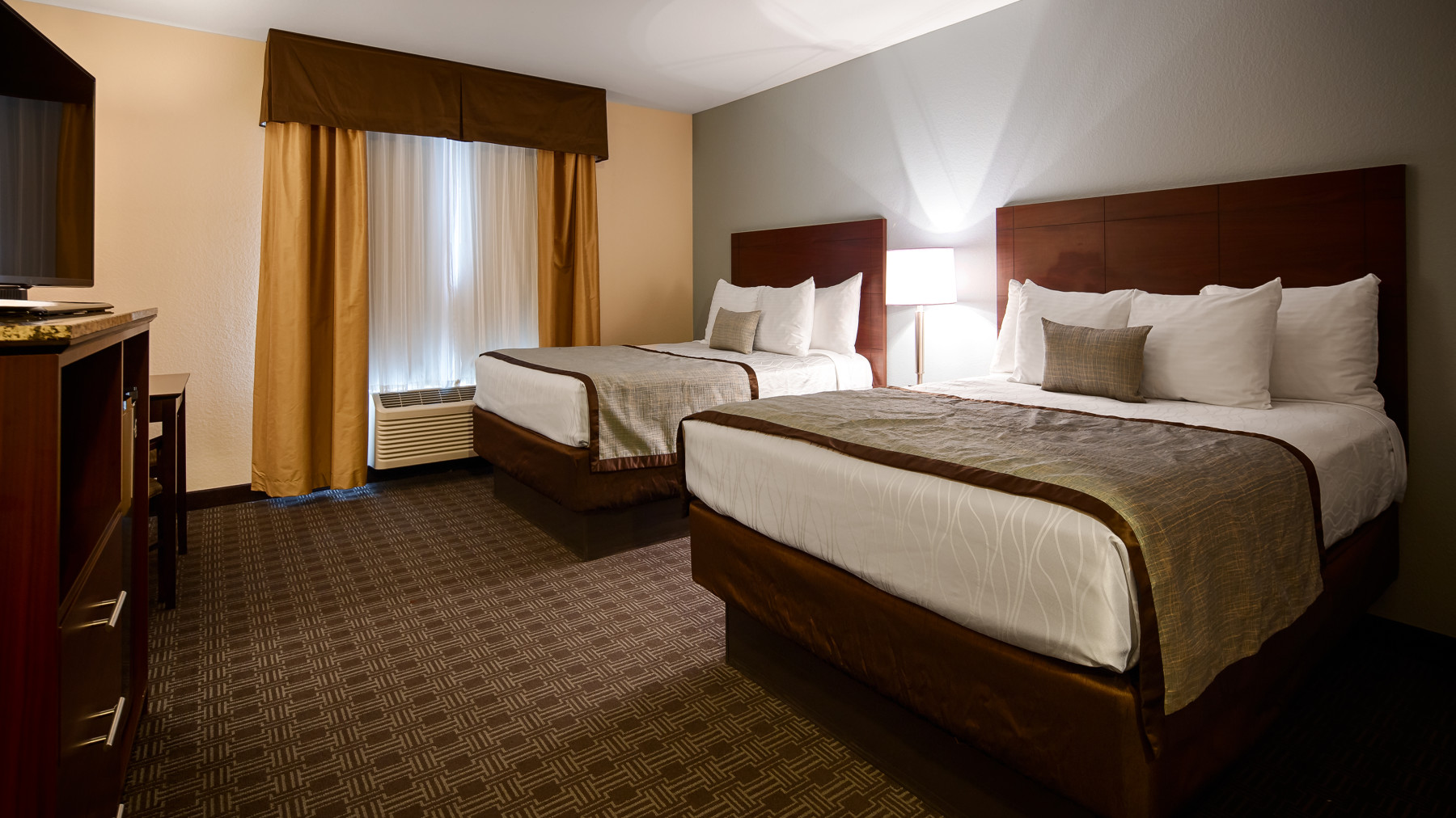 standard 2 queen beds photo 6