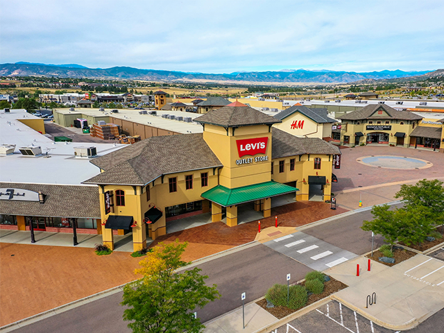 Outlets at Castle Rock 