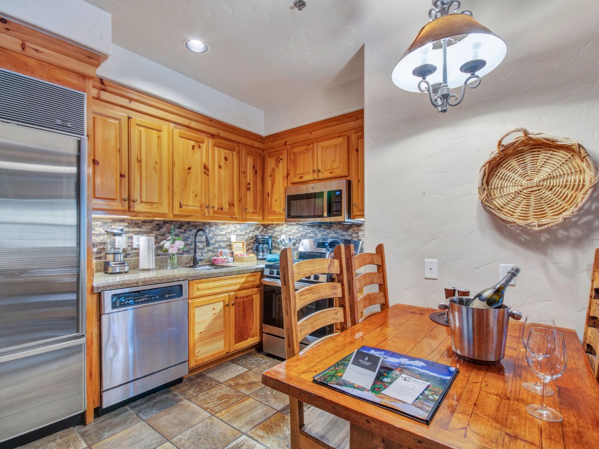 full kitchen photo 10