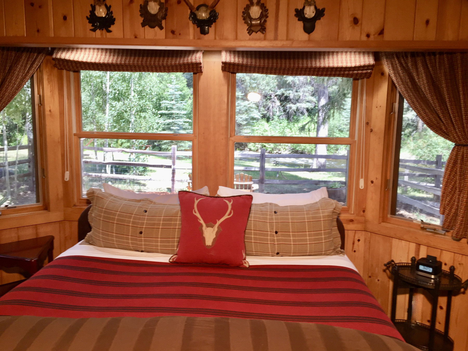 creekside cabin photo 19