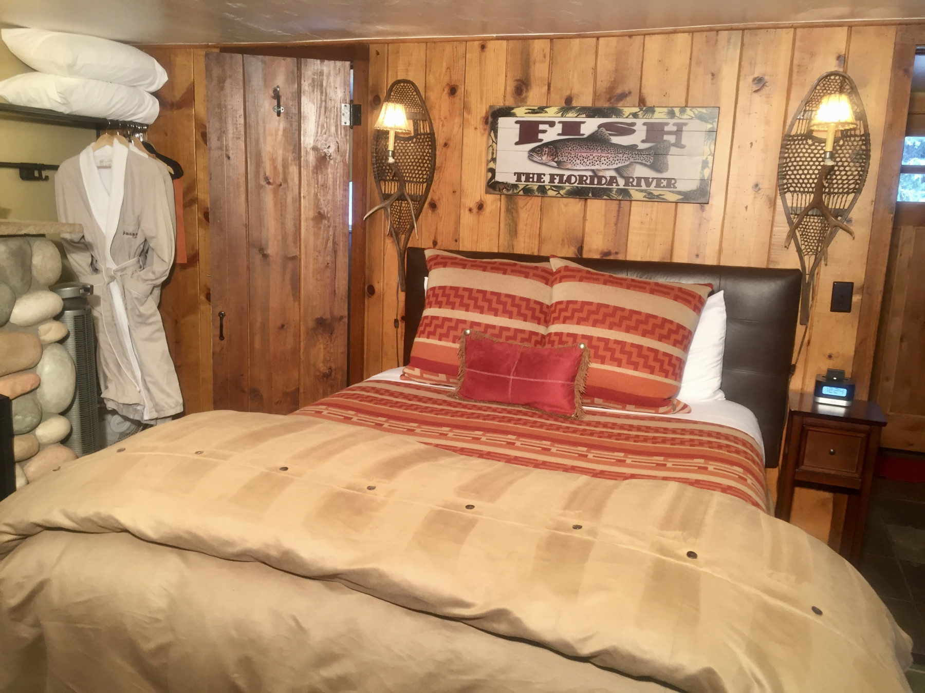 chipmunk cabin photo 7