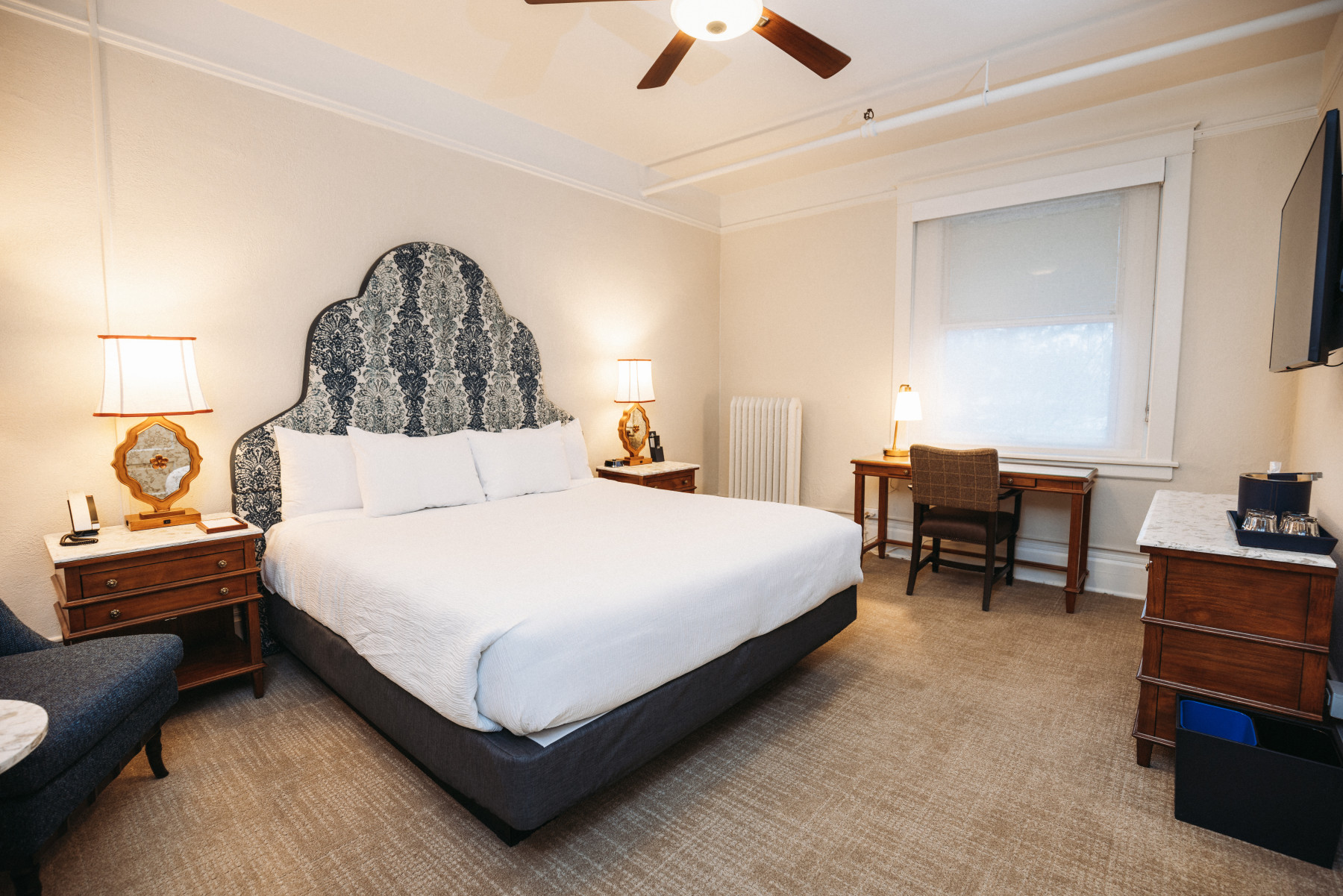 classic king room photo 8