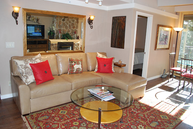 spacious living area of antlers at vail 1-bedroom condo photo 4