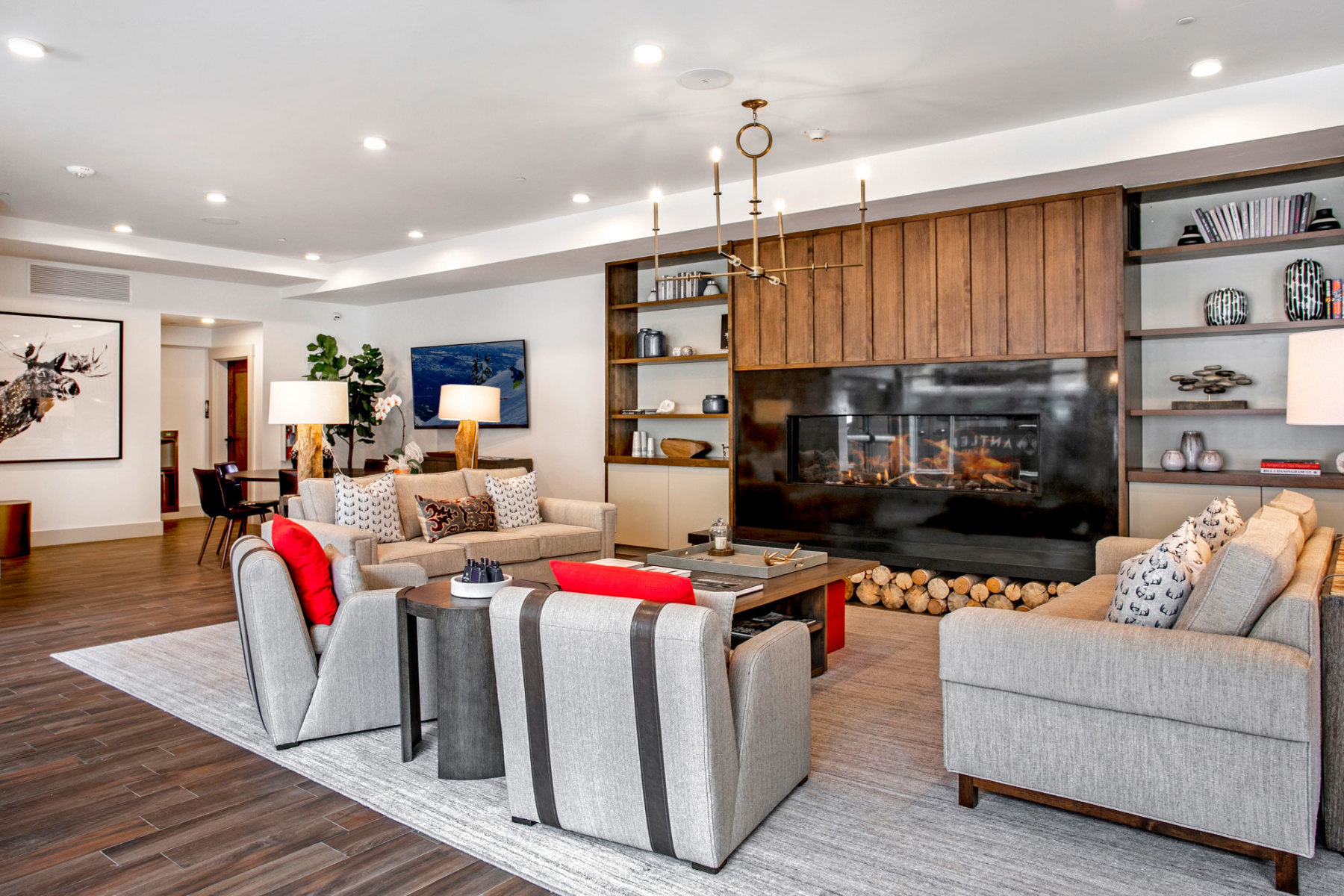 new spacious lobby photo 16