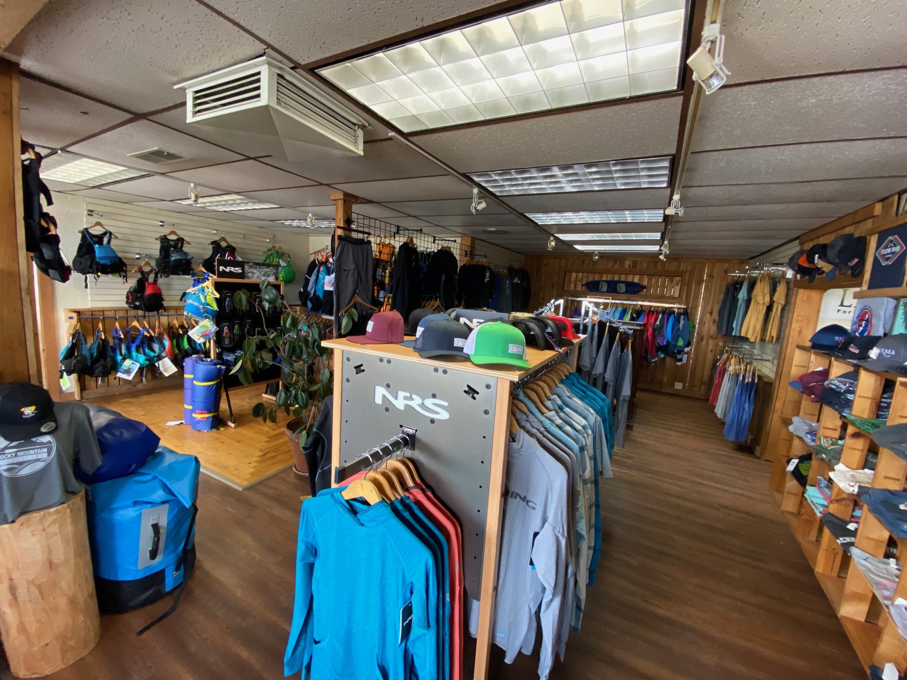 retail store photo 13