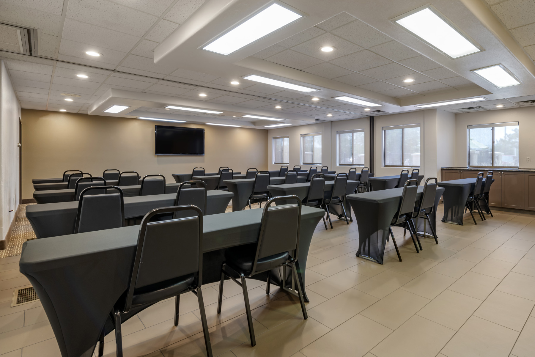 rentable meeting room photo 10