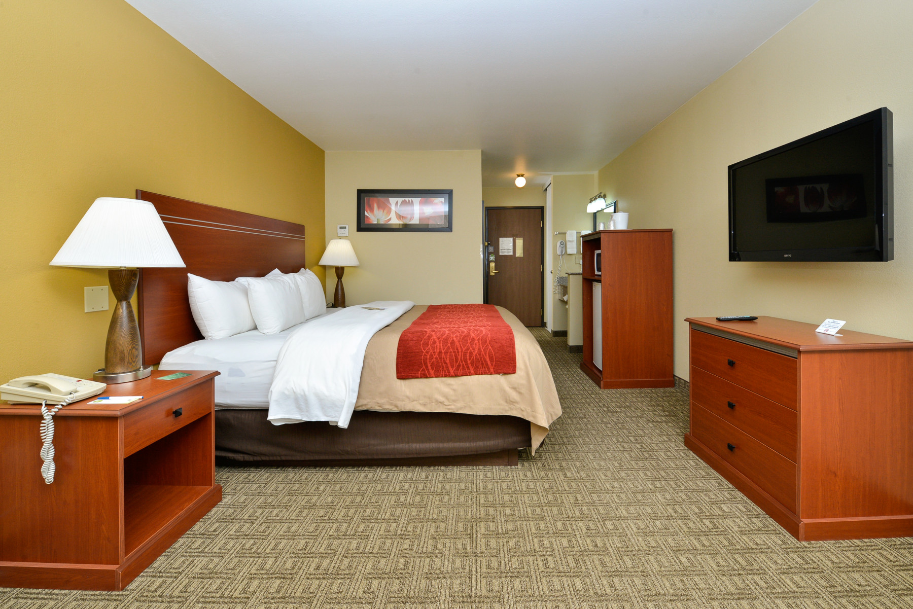 1 king bed standard room photo 3