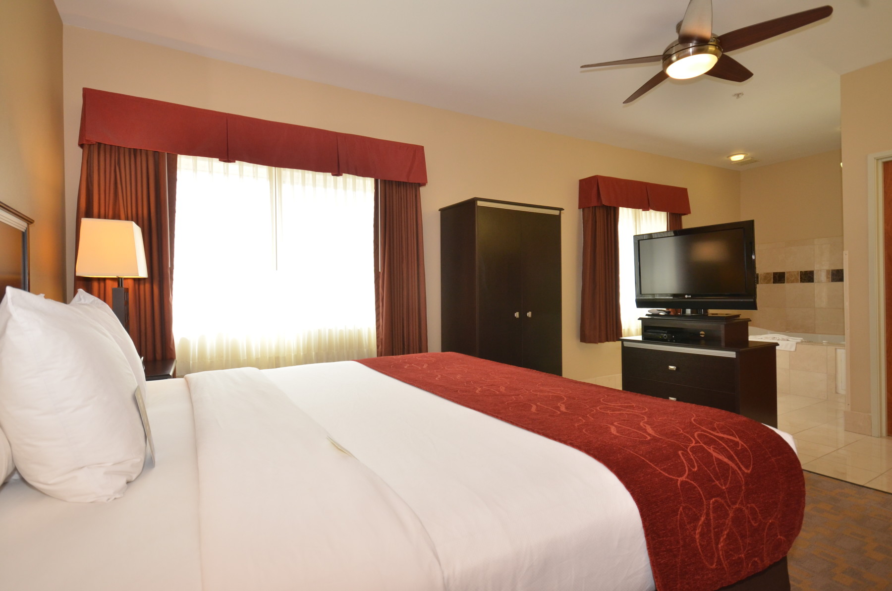 king spa suite photo 12