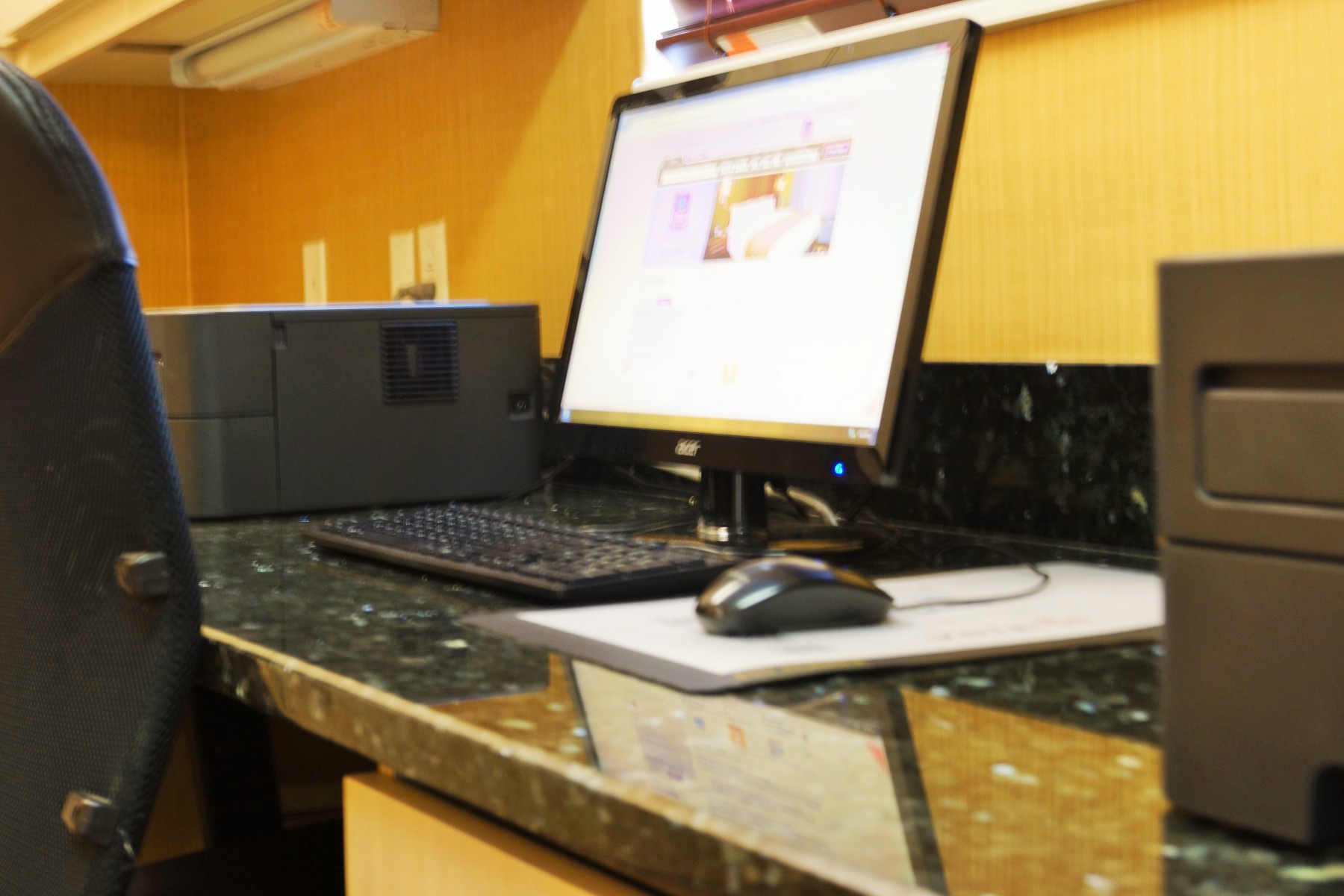 business center photo 11