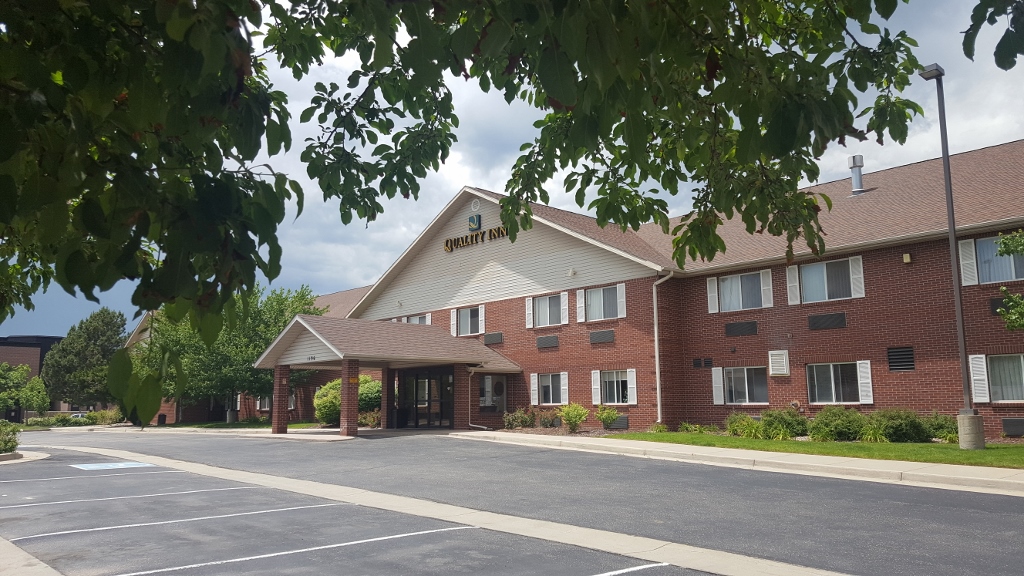 exterior of hotel photo 9