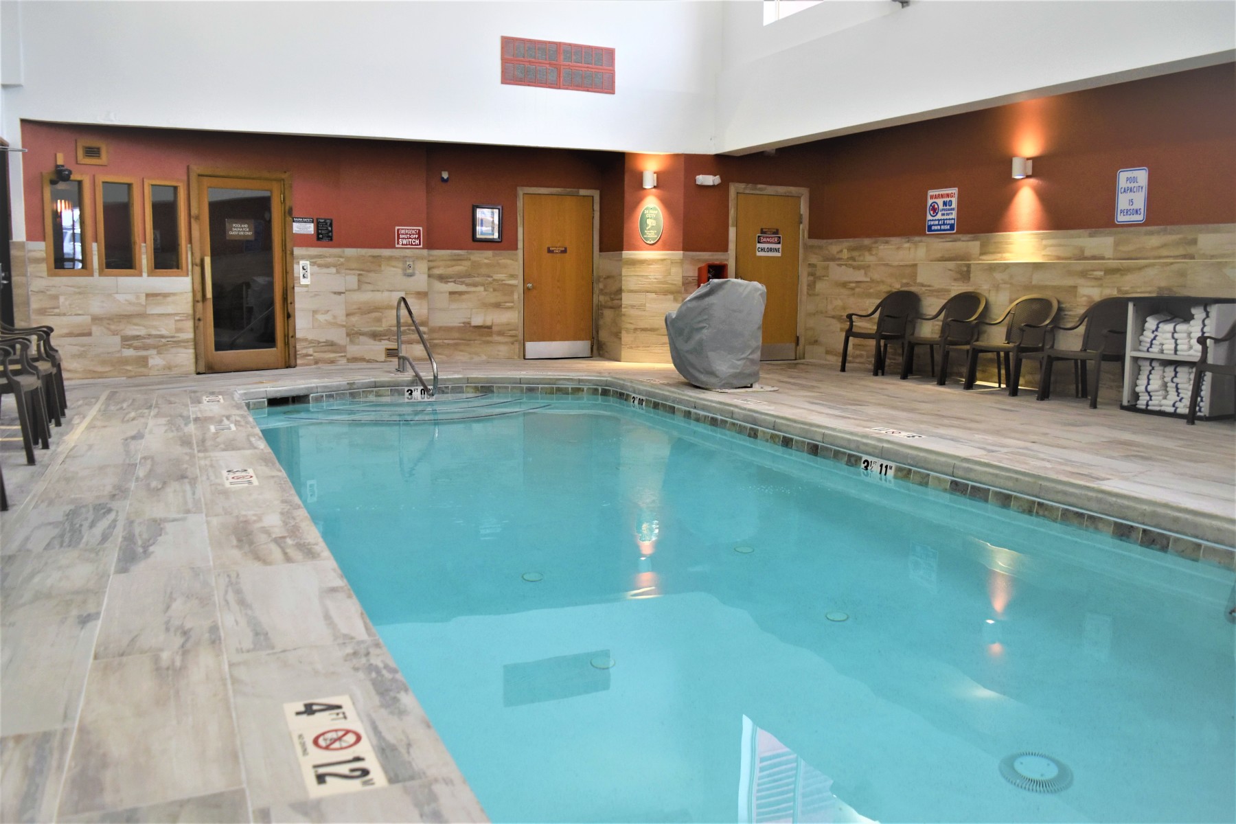 pool & sauna area photo 10