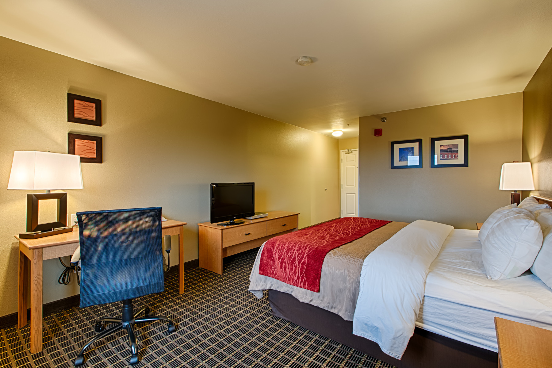 comfort inn guestroom photo 4