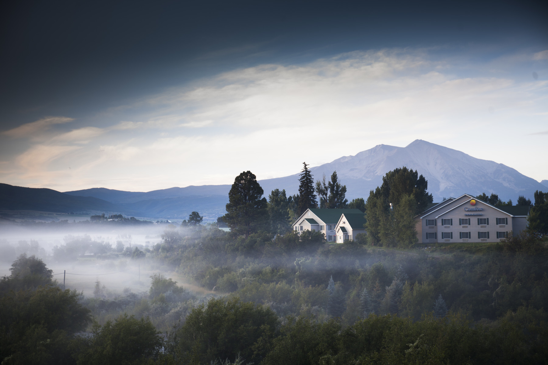 hotel night view photo 7