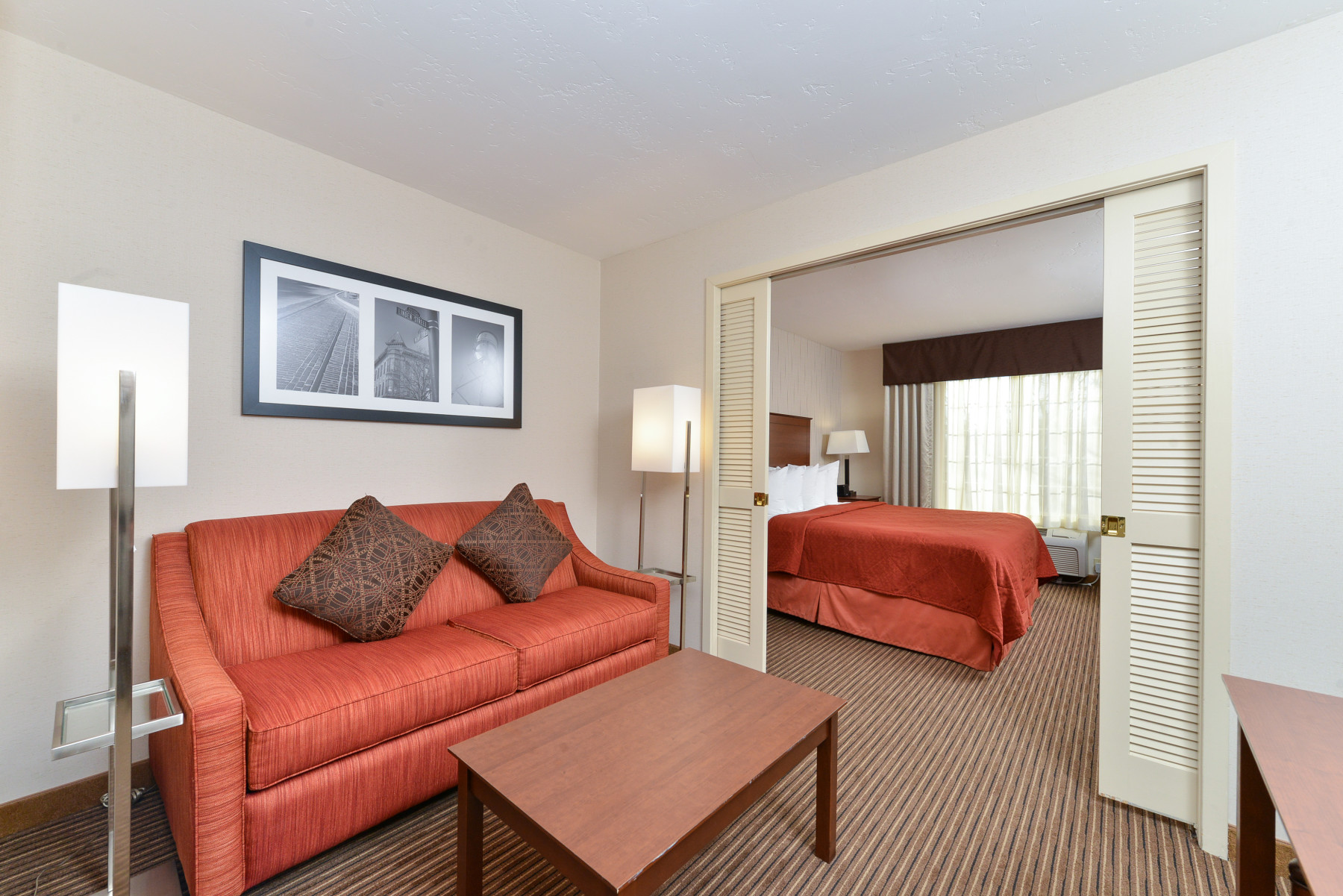 deluxe king suite & sitting area photo 6