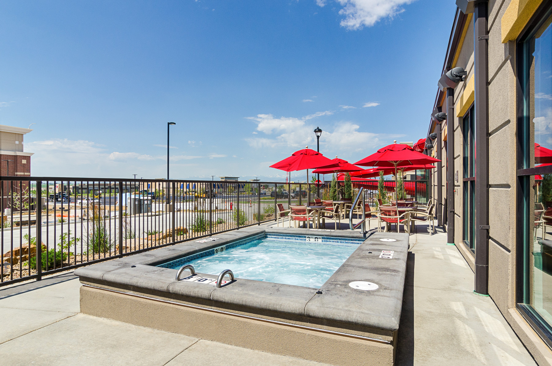 outdoor hottub photo 7