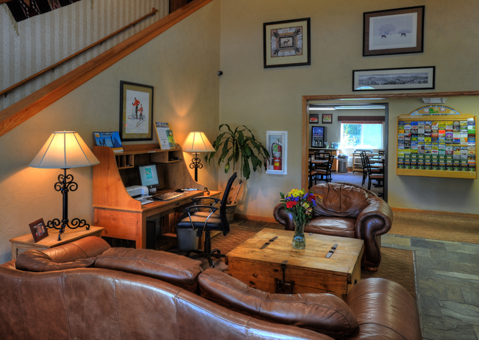 lobby with free business center photo 4