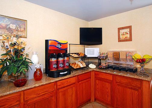 comfort inn aurora continental breakfast photo 5
