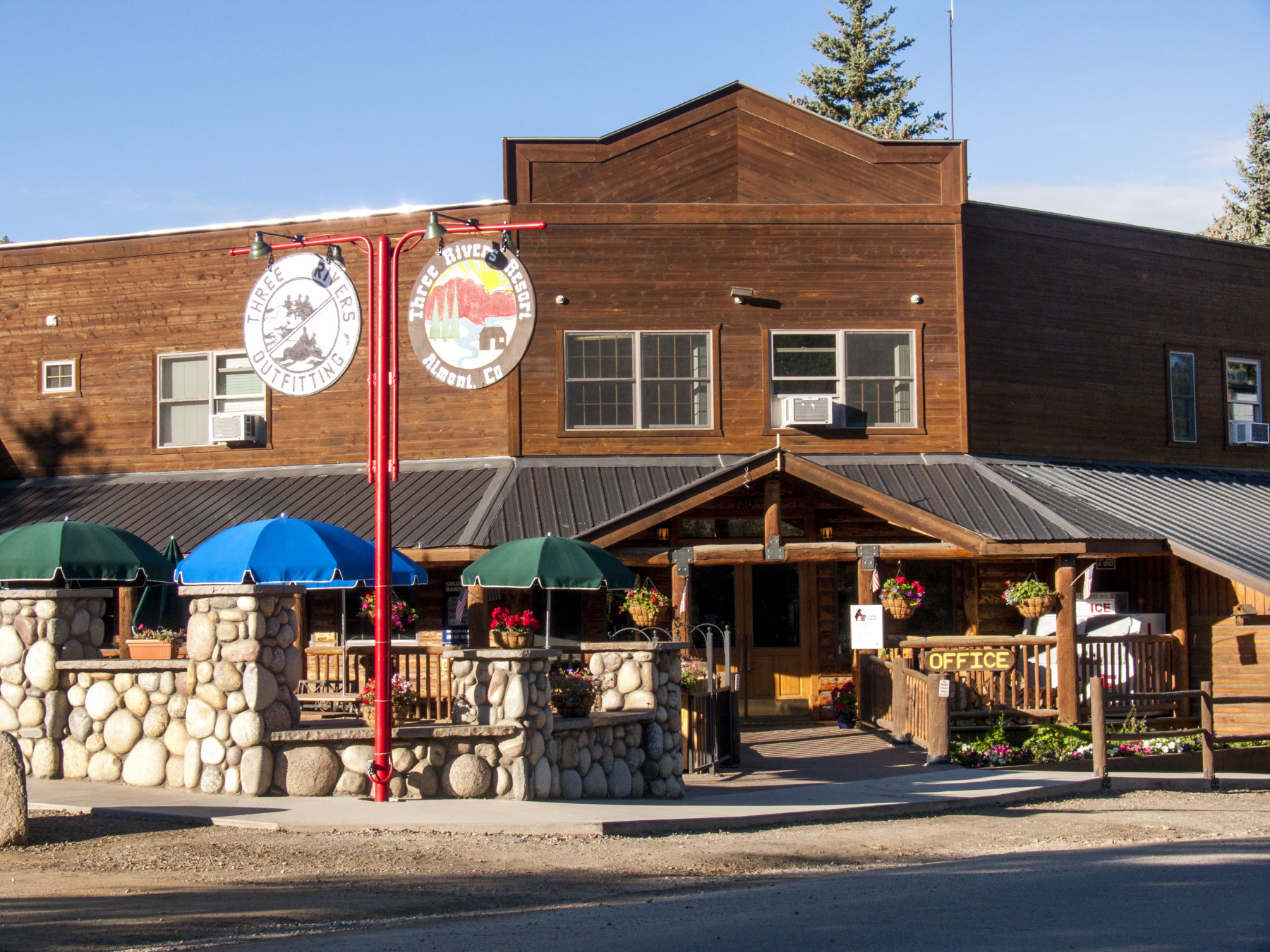 resort office & store photo