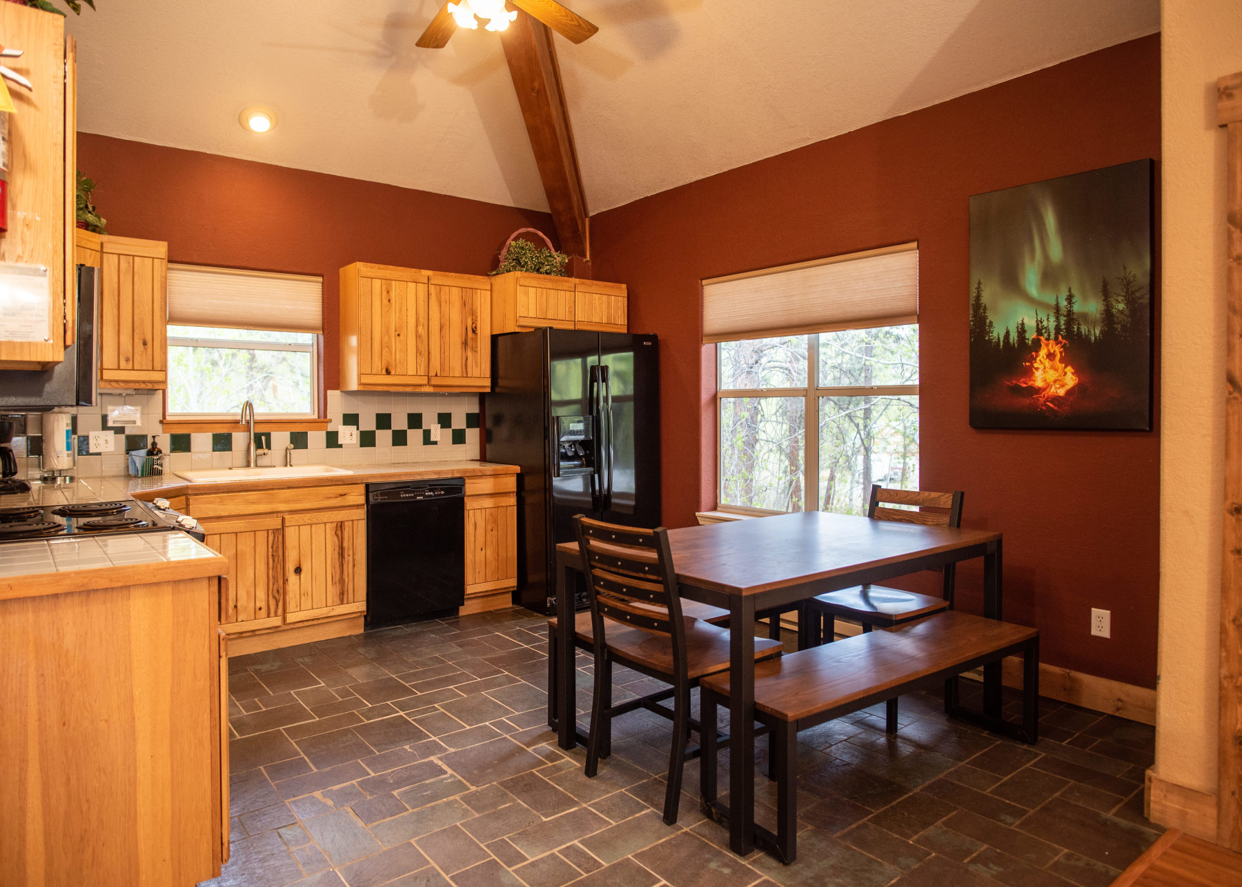 mt. columbia has a fully equipped spacious kitchen to prepare delightful meals photo 10