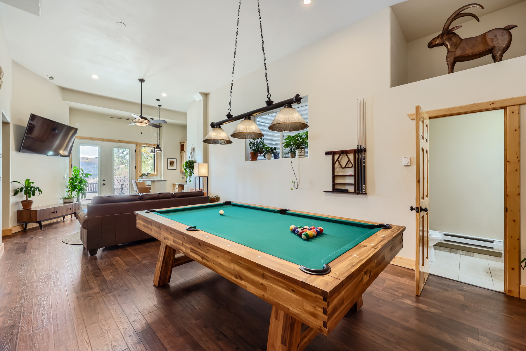 aspen house game room - woodland suite photo 4
